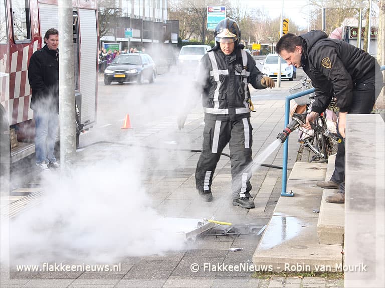 Wijkcentrum Middelharnis ontruimd voor binnenbrand
