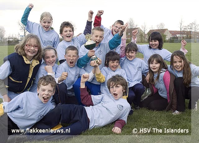 De Bron wint scholenhonkbaltoernooi