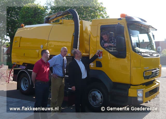 Milieuvriendelijke veegwagen voor gemeente Goedereede