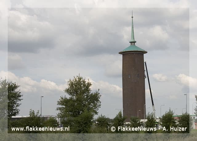 Zenders op watertoren vervangen