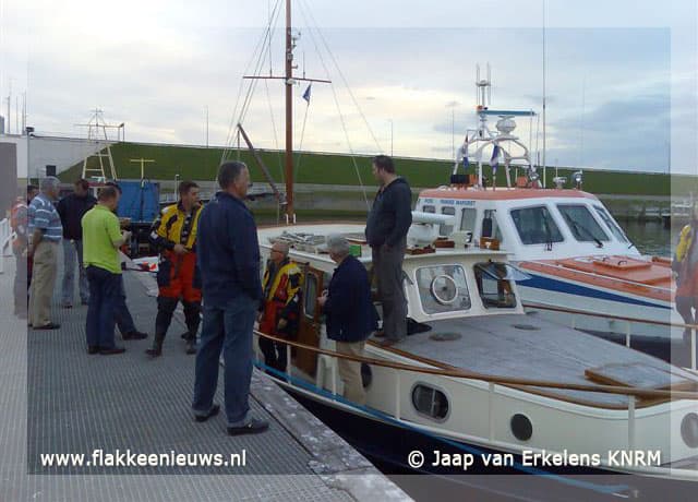 KNRM er uit voor surfers en motorjacht