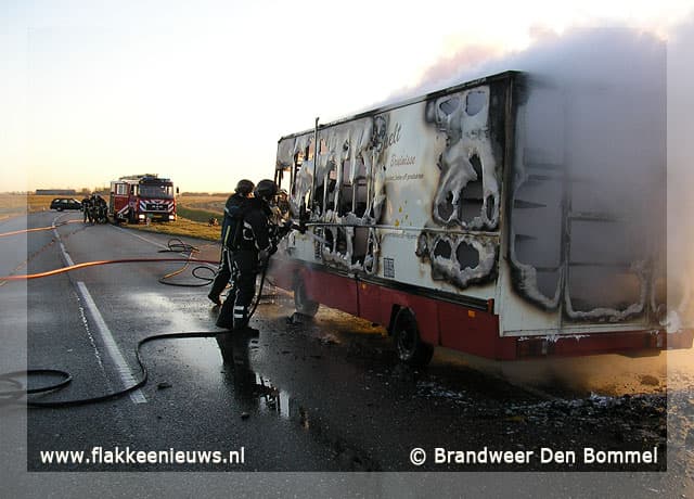 Bakkerswagen in brand
