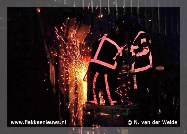 Buitenbrand nabij bedrijfspand