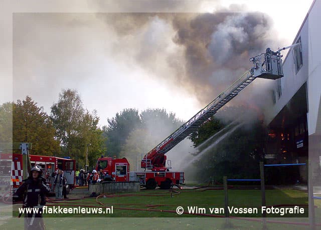 Grote brand op terrein Hernesseroord