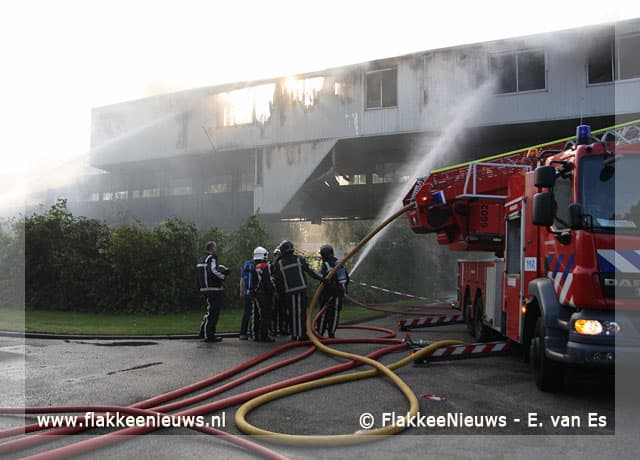 Grote brand op terrein Hernesseroord