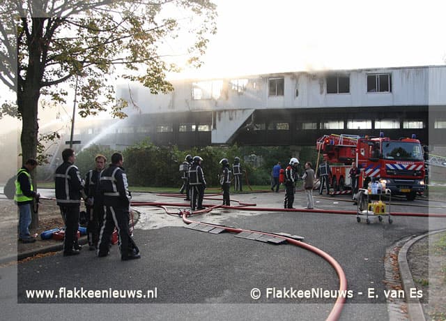 Grote brand op terrein Hernesseroord