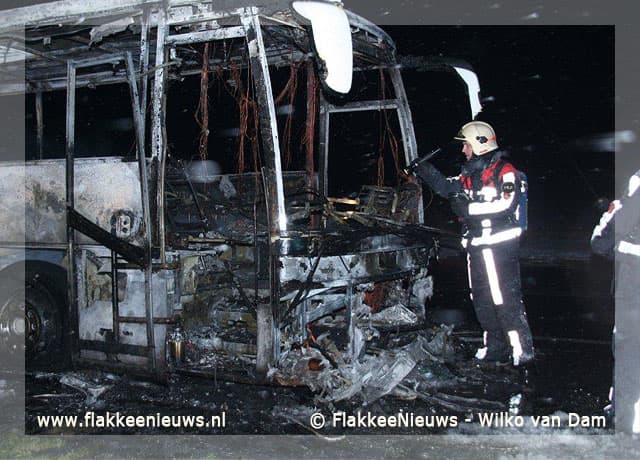 Lijnbus uitgebrand op N59