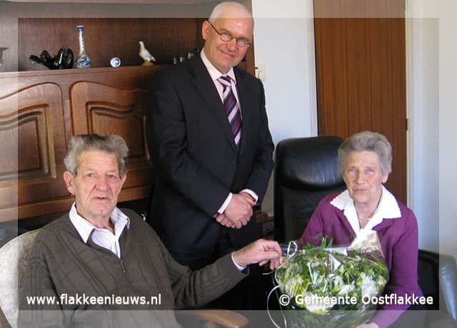 Gouden huwelijkspaar ontvangt bezoek burgemeester Heijkoop
