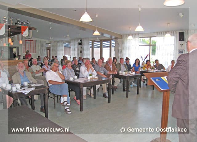 Burgeravond Achthuizen druk bezocht