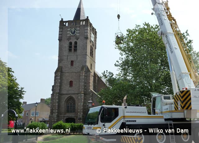 Kerktoren Nieuwe-Tonge weer bij de tijd