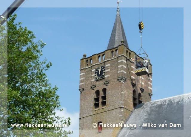 Kerktoren Nieuwe-Tonge weer bij de tijd