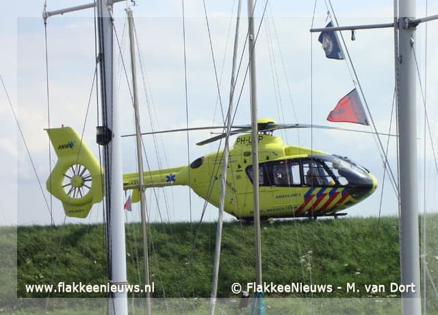 Zeilbootje omgeslagen