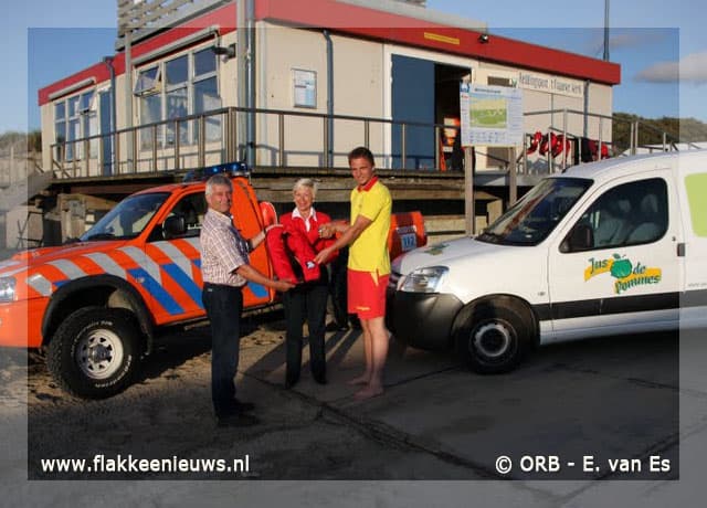 Nieuwe reddingsvesten voor Ouddorpse Reddingsbrigade