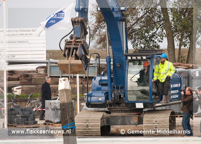 Staatssecretaris rondt werkzaamheden haven Middelharnis af