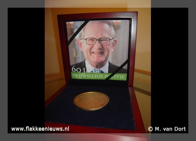 Prof. Mr. Pieter van Vollenhoven penning voor vrijwillige politie