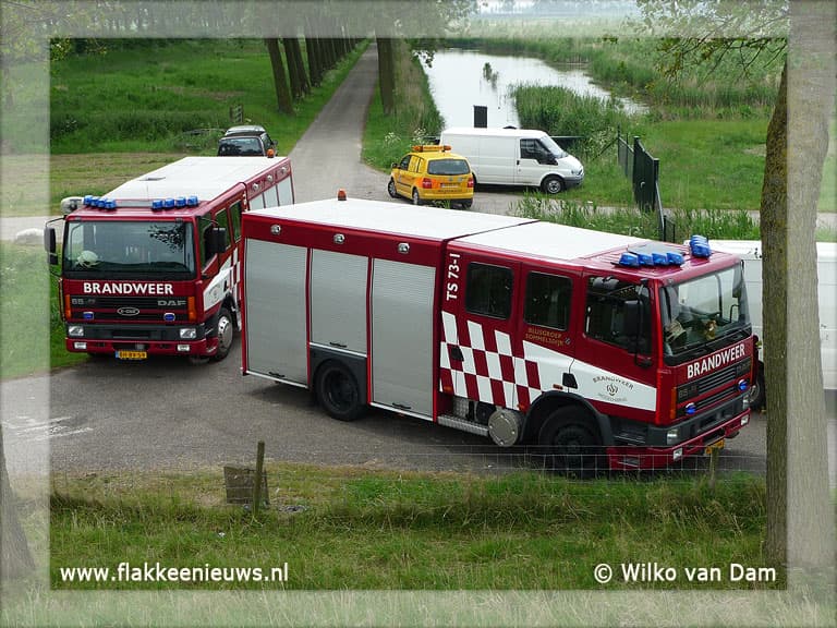 Brandweer helpt hert uit 't Haringvliet