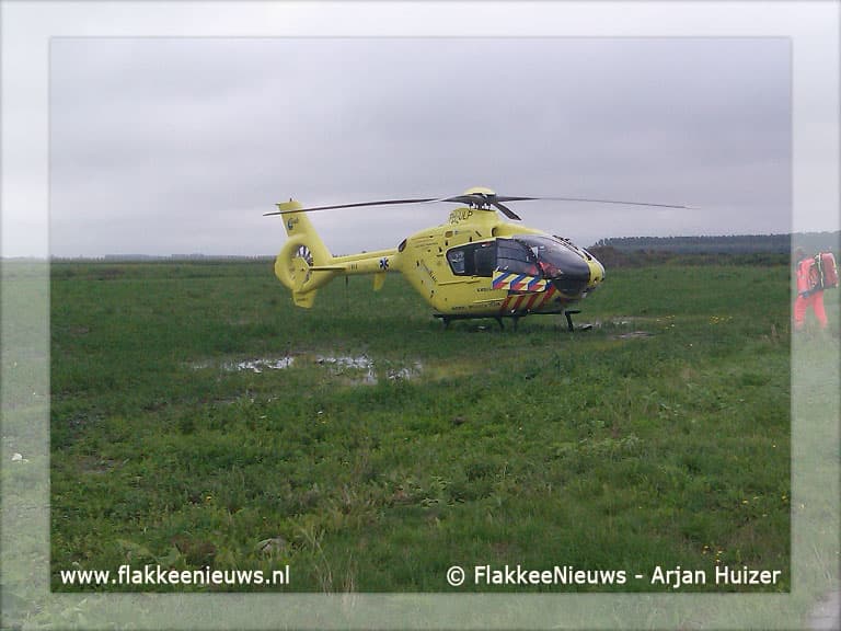 Persoon valt van vier meter hoge steiger