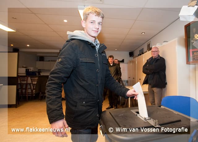 Dirksland zet nieuw stemgerechtigde in het zonnetje