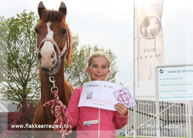 10-jarige doneert geldbedrag aan Brooke Hospital