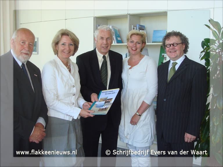 Het water scheidt en het water bindt