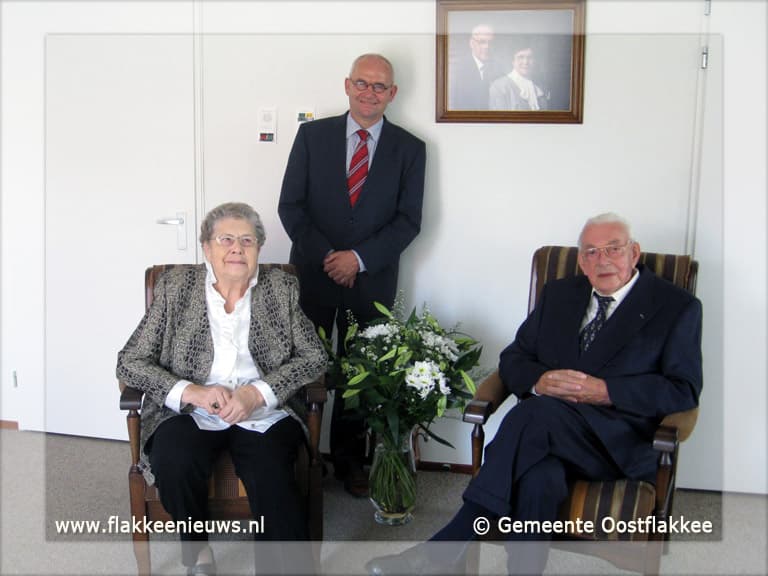 Burgemeester op bezoek bij bruidspaar Kroon-de Vos