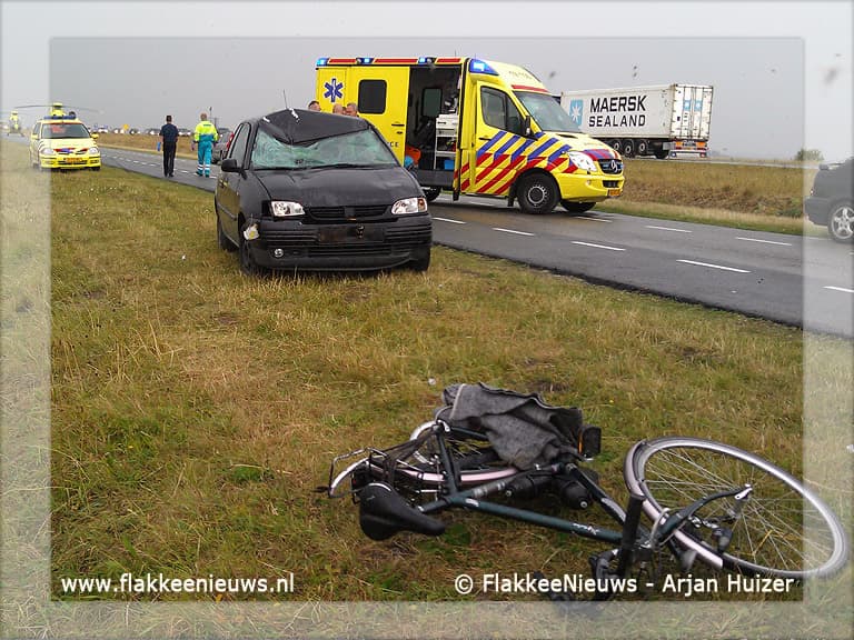 Twee fietsers aangereden en zwaar gewond