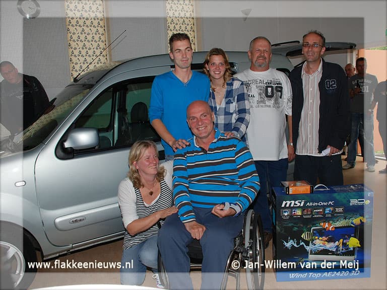 Sjaak van Bergen ontvangt aangepaste auto
