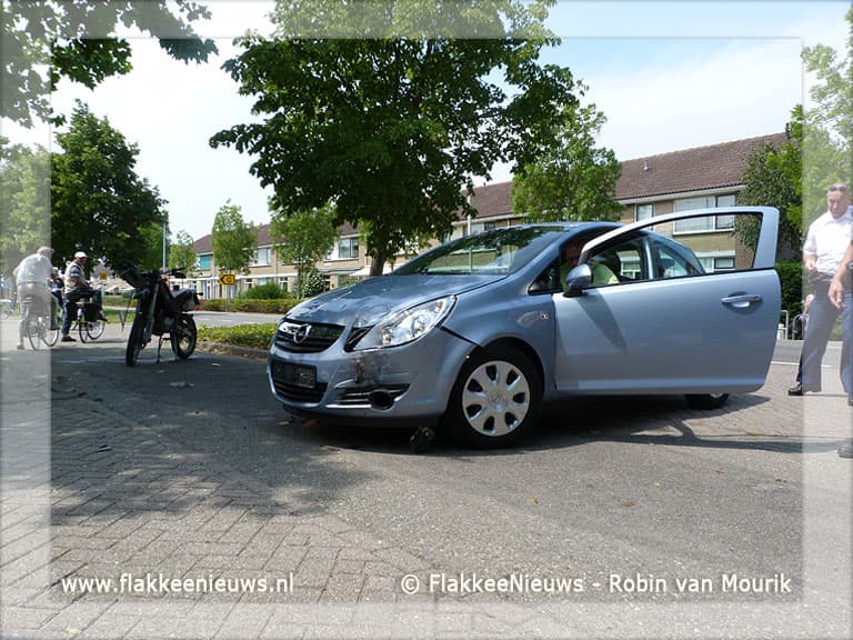 Ongeval met personenwagen en brommer