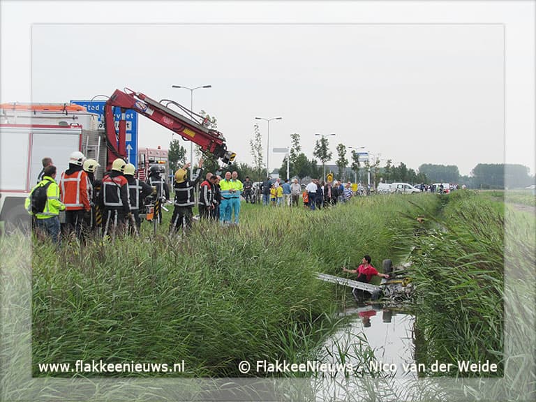 Auto te water Zuidelijke Randweg Middelharnis