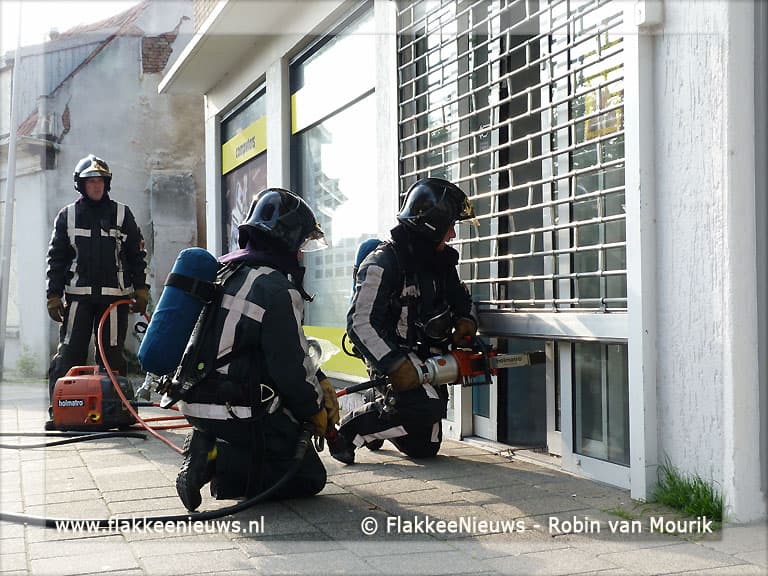 Brandweer rukt uit voor rookbom