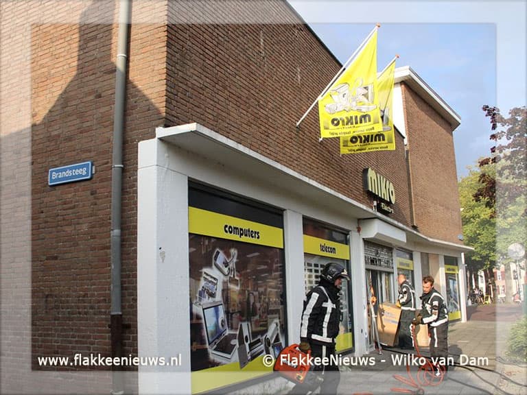 Brandweer rukt uit voor rookbom