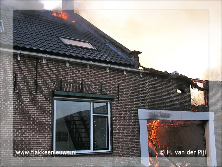 Grote brand in Achthuizen verwoest schuur
