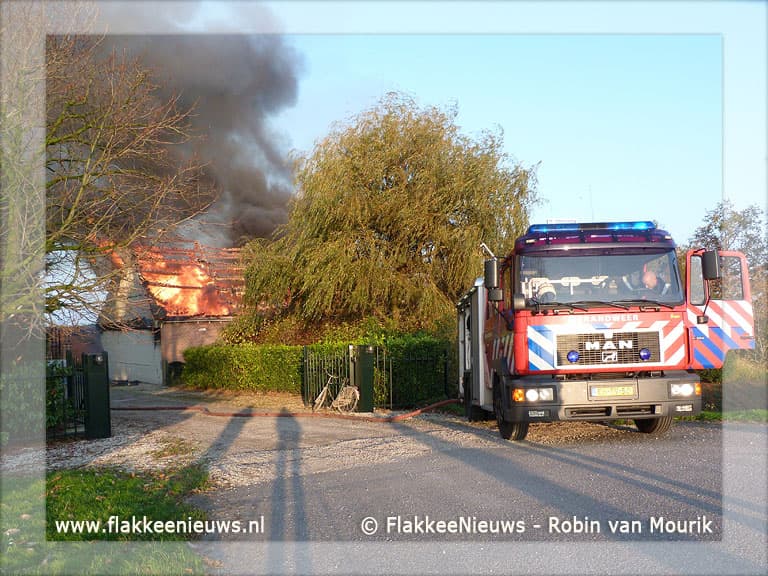 Grote brand in Achthuizen verwoest schuur