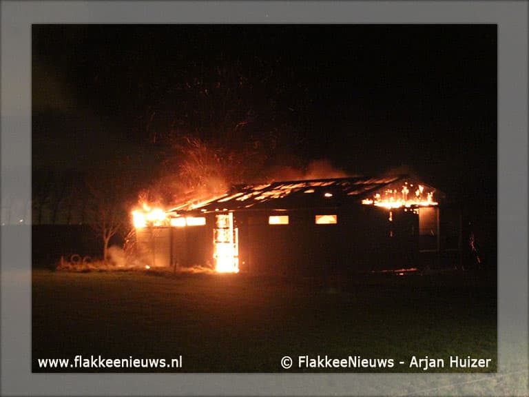 Schuur afgebrand in polder Sommelsdijk