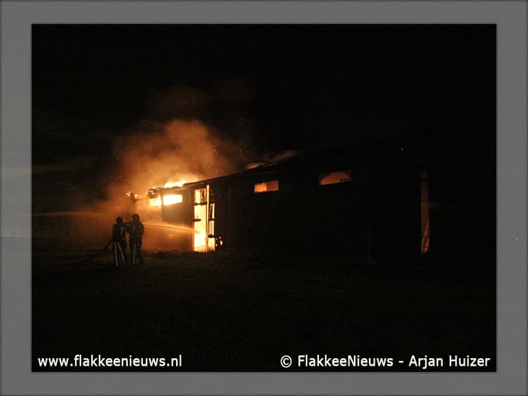Schuur afgebrand in polder Sommelsdijk