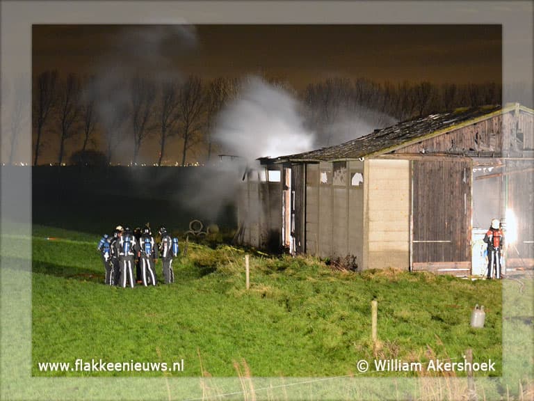 Schuur afgebrand in polder Sommelsdijk