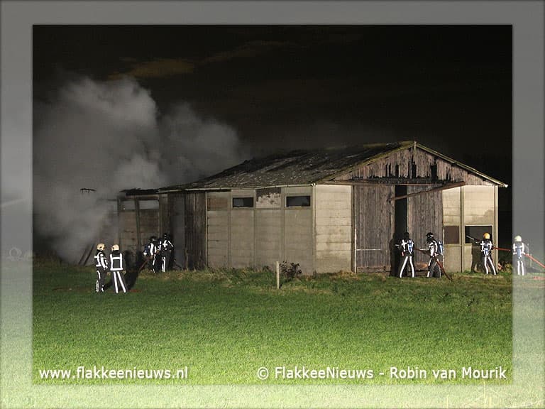 Schuur afgebrand in polder Sommelsdijk