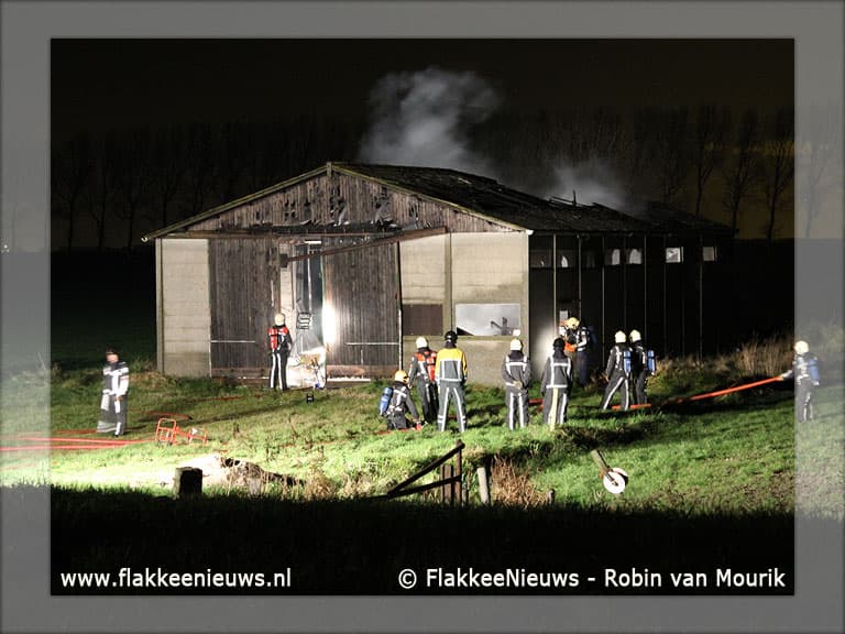 Schuur afgebrand in polder Sommelsdijk