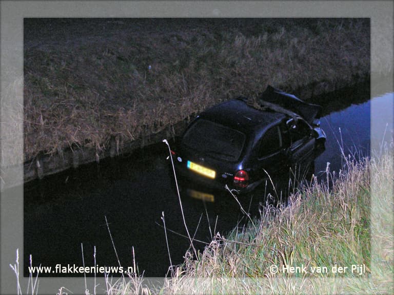 Veel hulpverlening voor auto te water