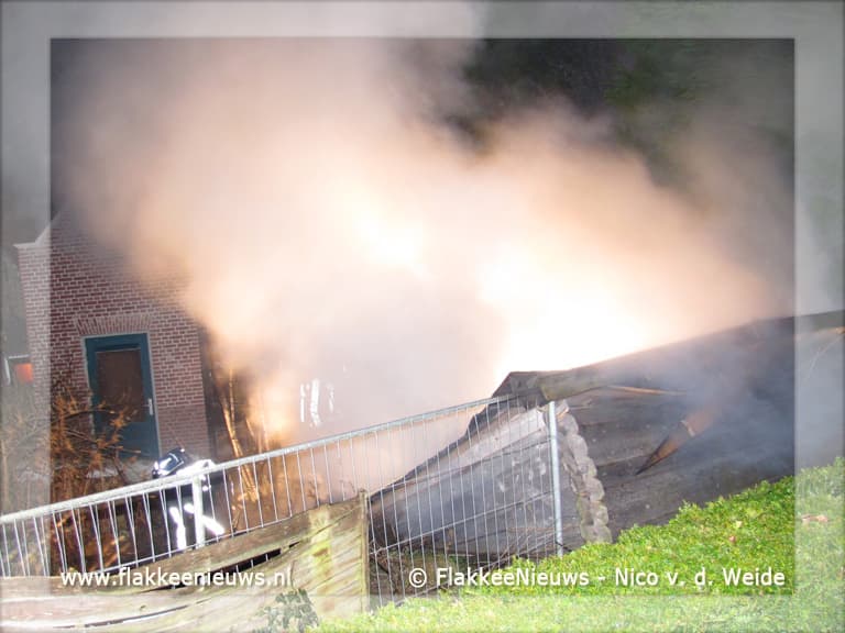 Uitslaande brand Dirksland snel geblust