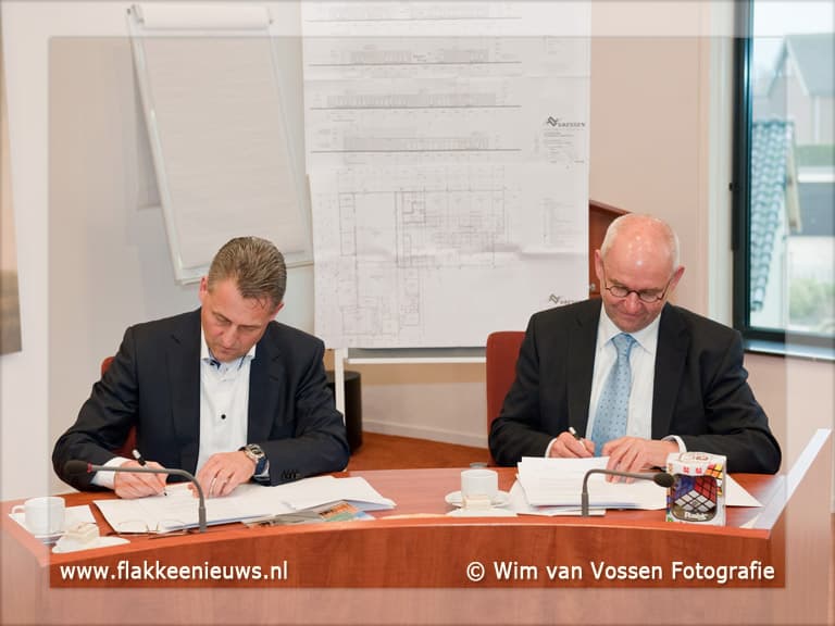 Ondertekening realisatiecontract Centrumplan Ooltgensplaat