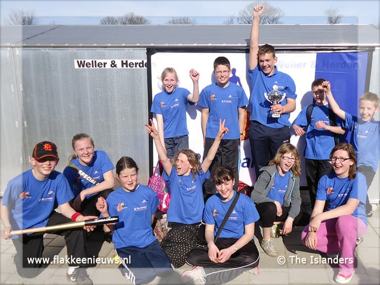De Bron wint scholenhonkbaltoernooi 2011