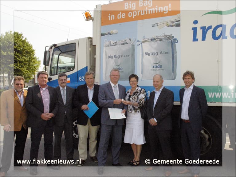 Vuilnisauto's voor zustergemeente Goedereede