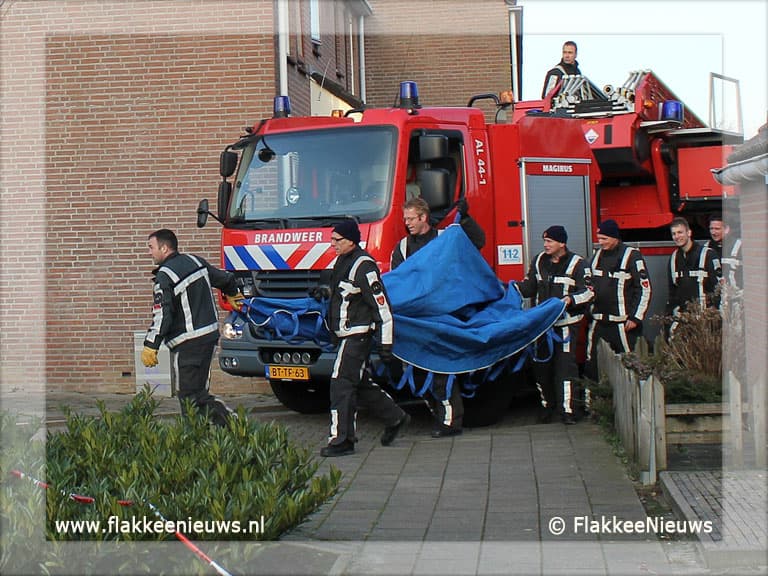 Autoladder van de brandweer ingezet in Oude-Tonge