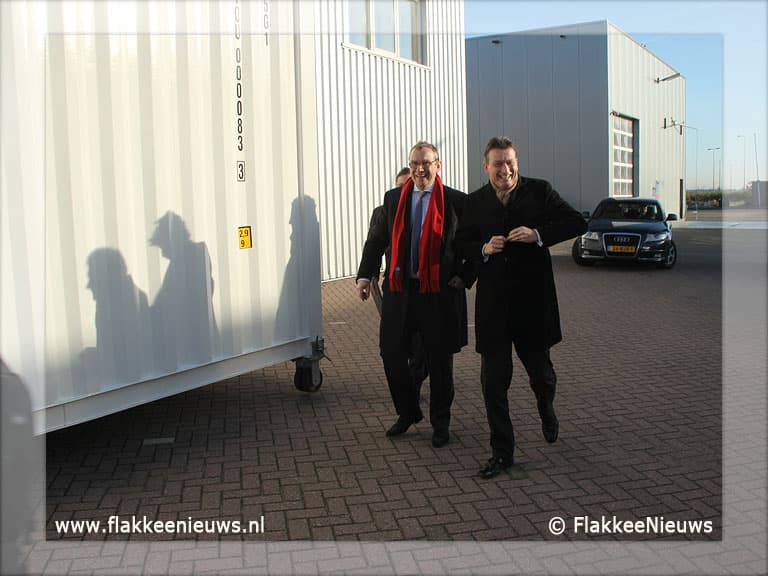 Staatssecretaris verzegelt Dirkslandse containers