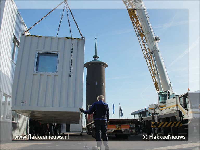 Staatssecretaris verzegelt Dirkslandse containers
