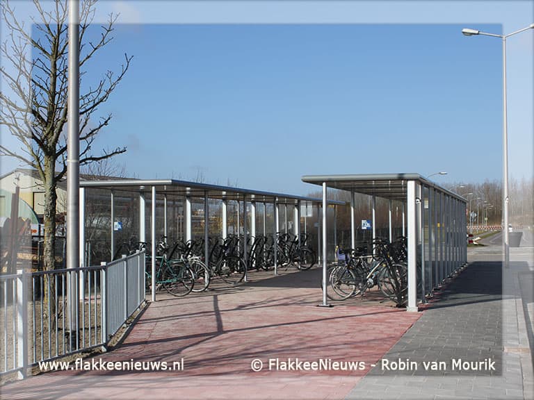 Officiële opening busstation Oude-Tonge