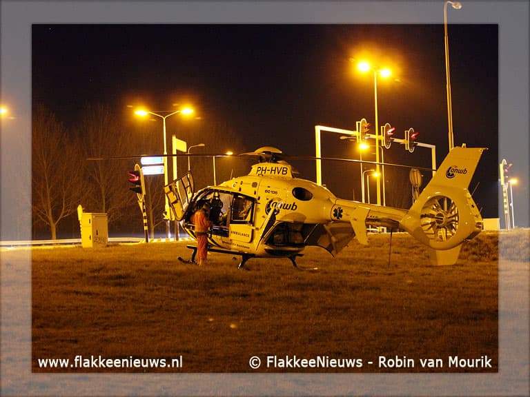 Traumaheli haalt patiënt op in Dirksland