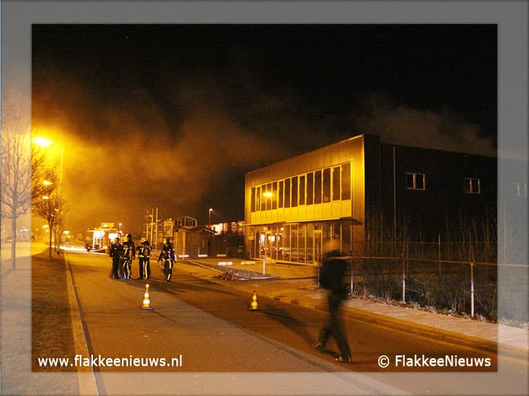 Brand in nieuw bedrijfspand Oude-Tonge