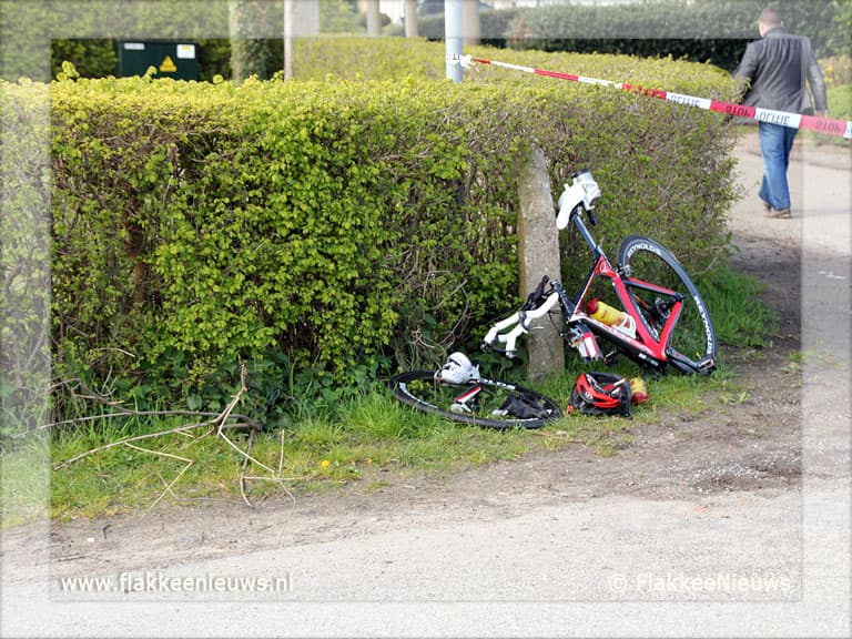Aanrijding met auto en wielrenners